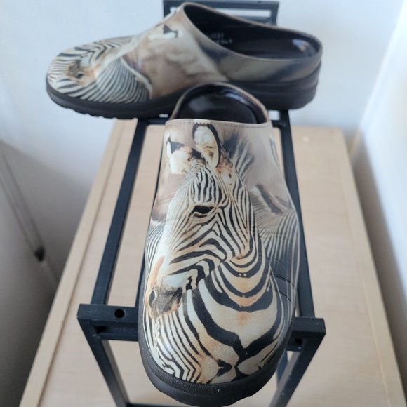 ICON Shoes - ICON Wearable Art Zebra Animal Clogs (Size 8)